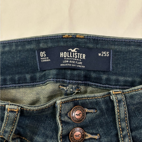 Hollister Women's Flared Blue Jeans With 2 buttons - Picture 3 of 3